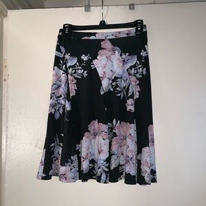 Black Floral midi skirt ✨